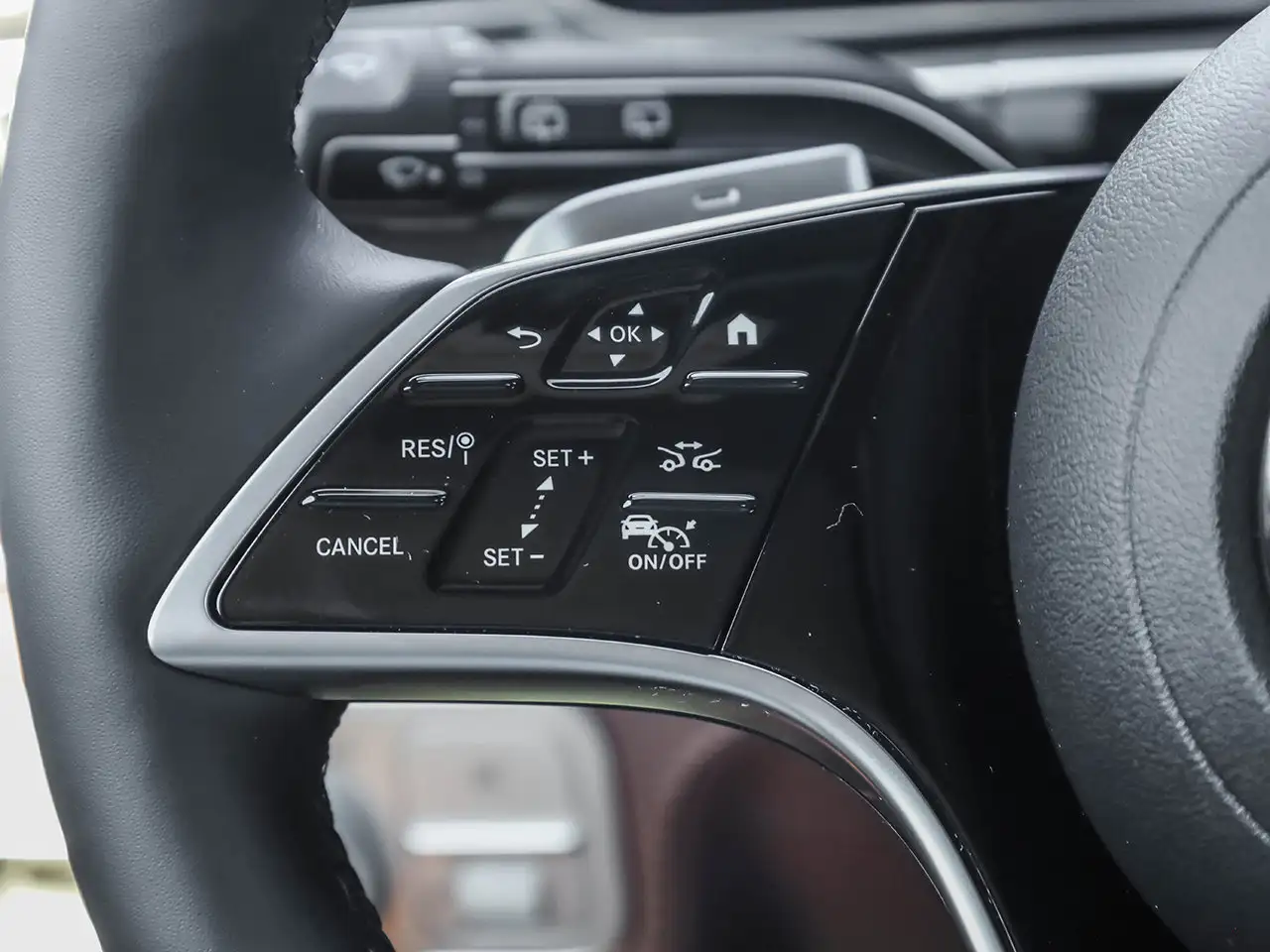 Mercedes-Benz GLE - Image 21
