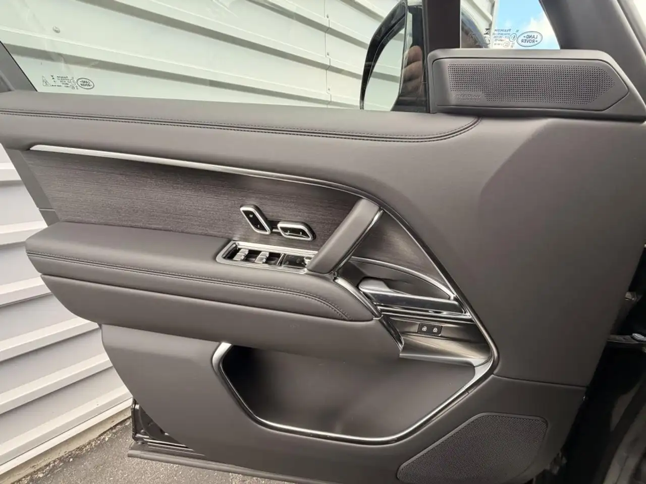 Land Rover Range Rover - Image 12