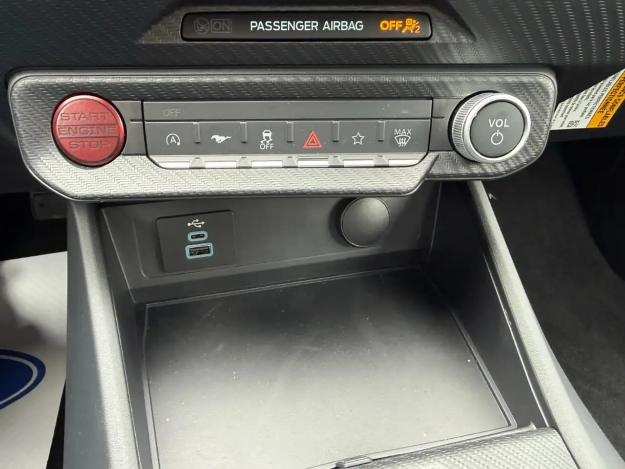 Ford Mustang - Image 17