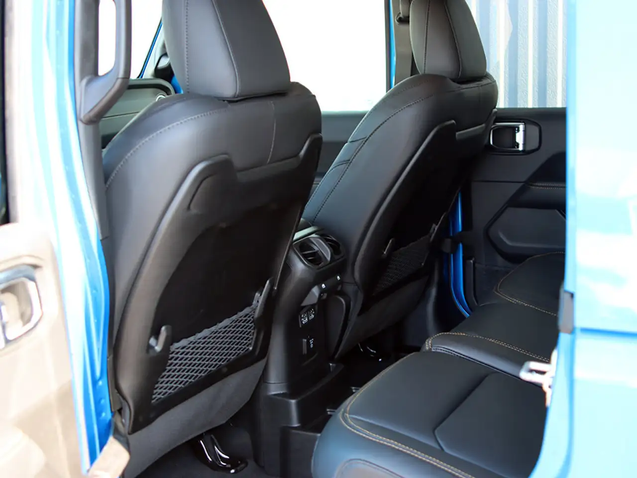 Jeep Wrangler - Image 23