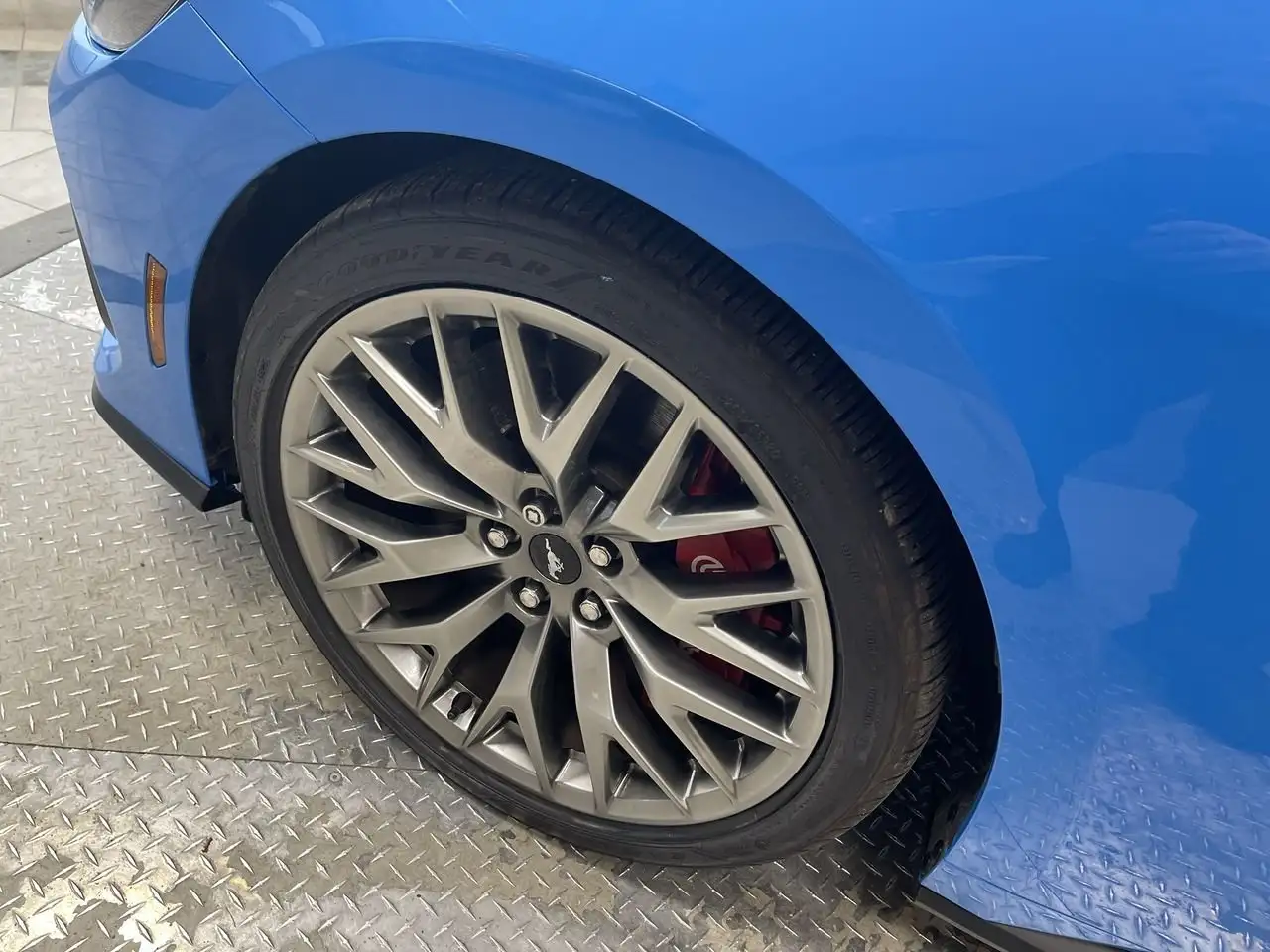 Ford Mustang - Image 18