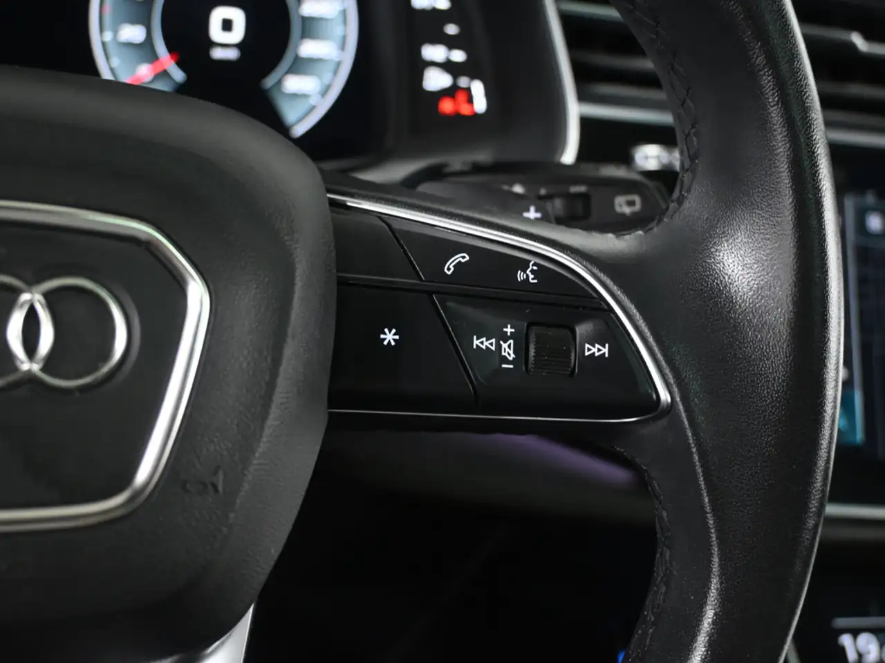 Audi Q7 - Image 15