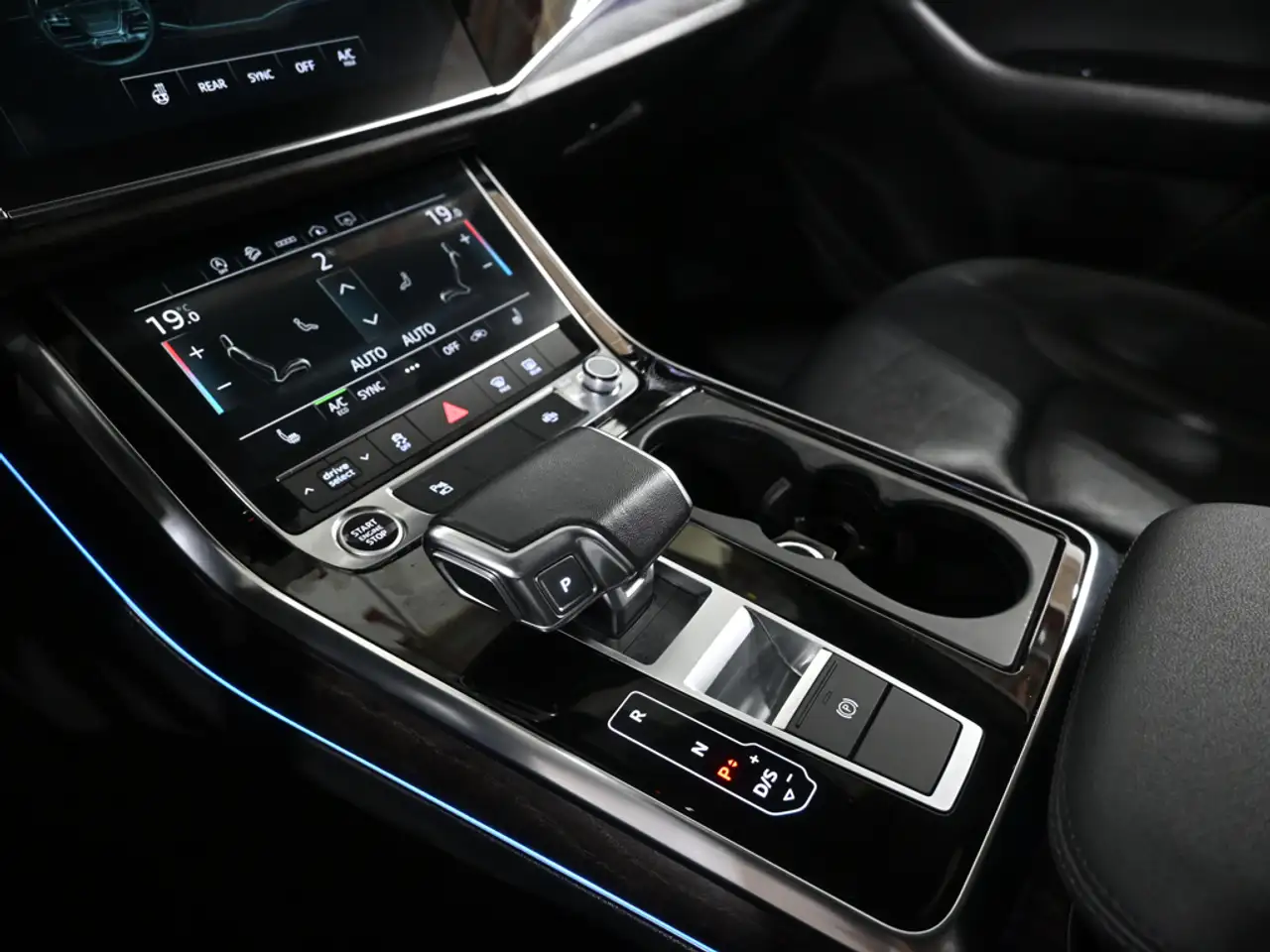 Audi Q7 - Image 22