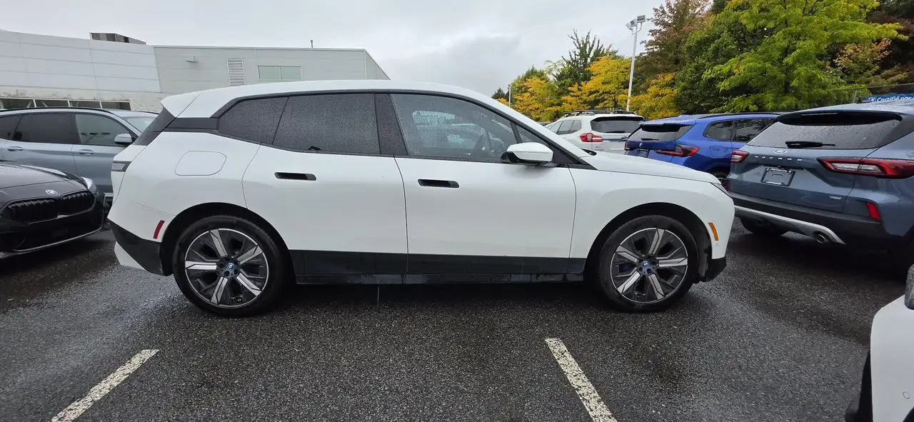 BMW iX - Image 4