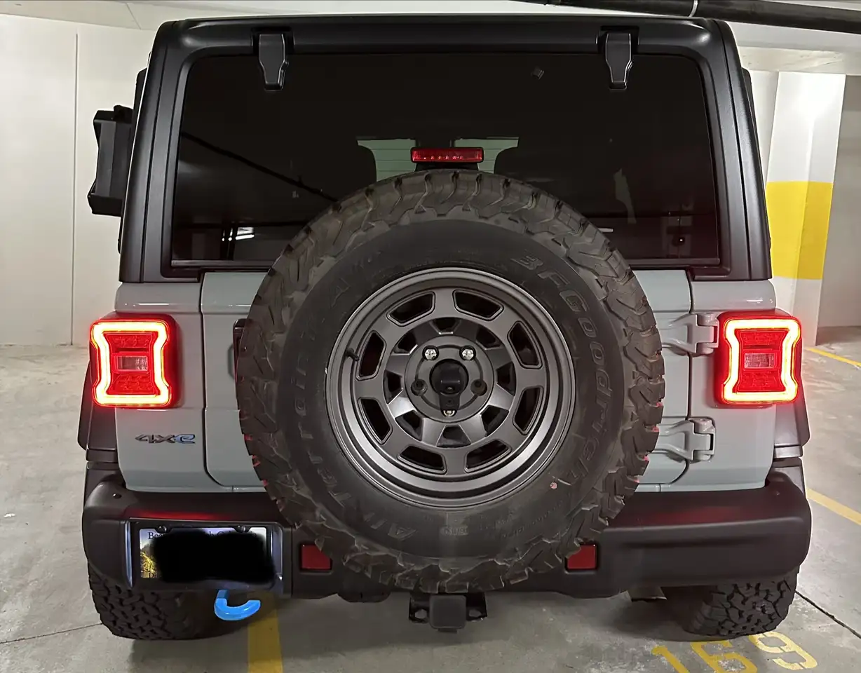 Jeep Wrangler - Image 11