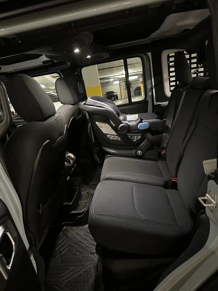 Jeep Wrangler - Image 7