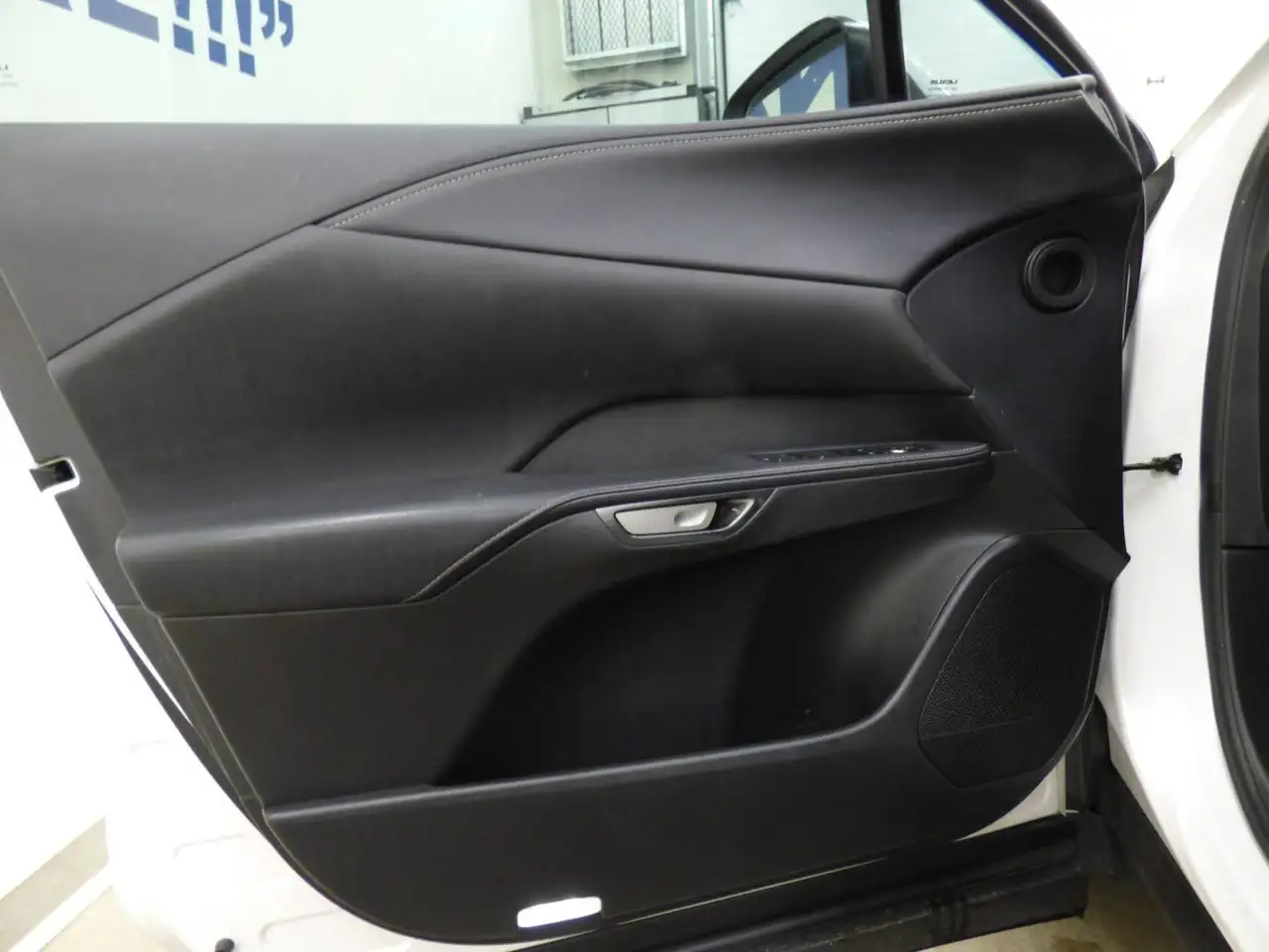 Lexus RX 350h - Image 26