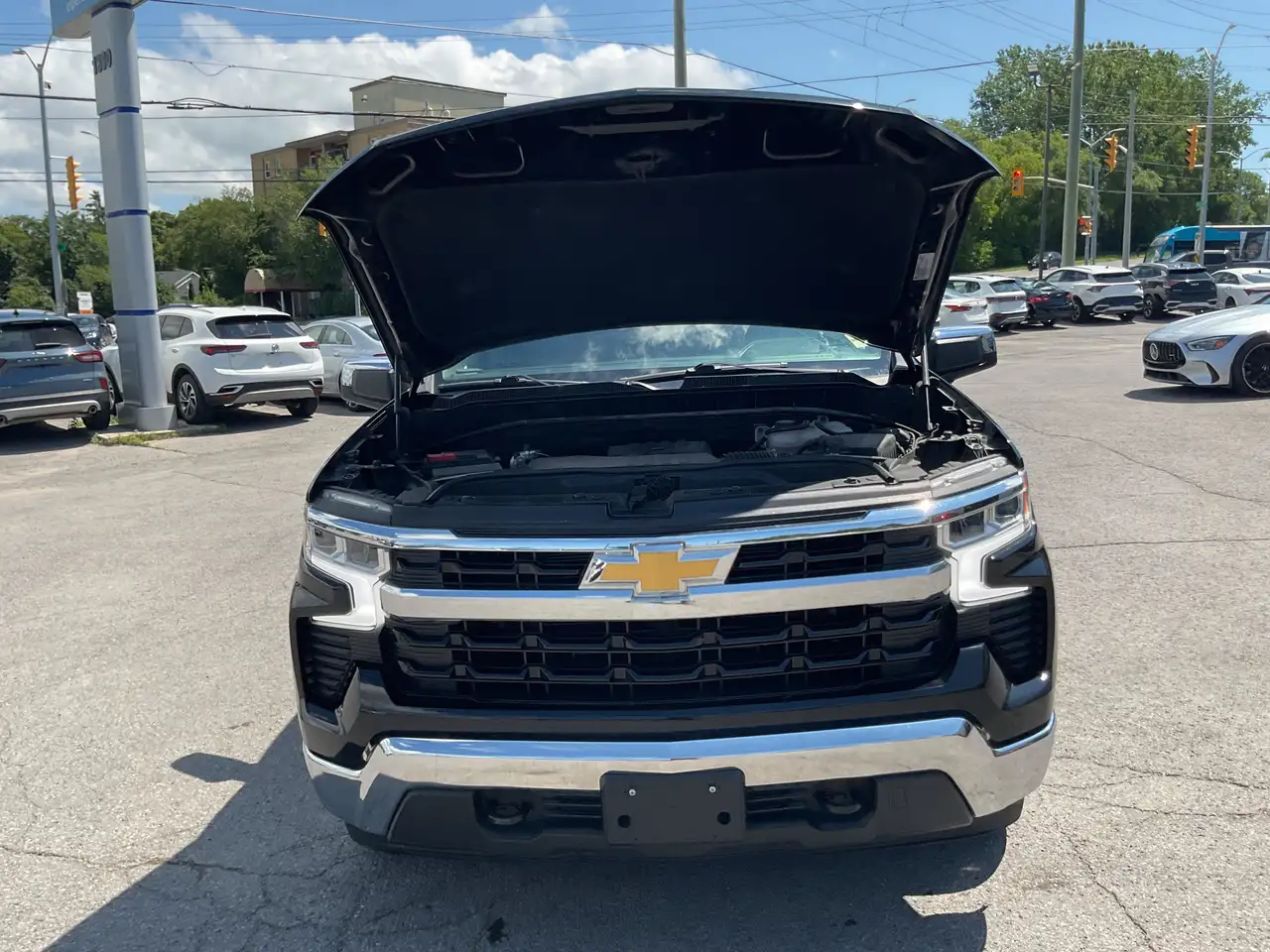 Chevrolet Silverado 1500 - Image 19