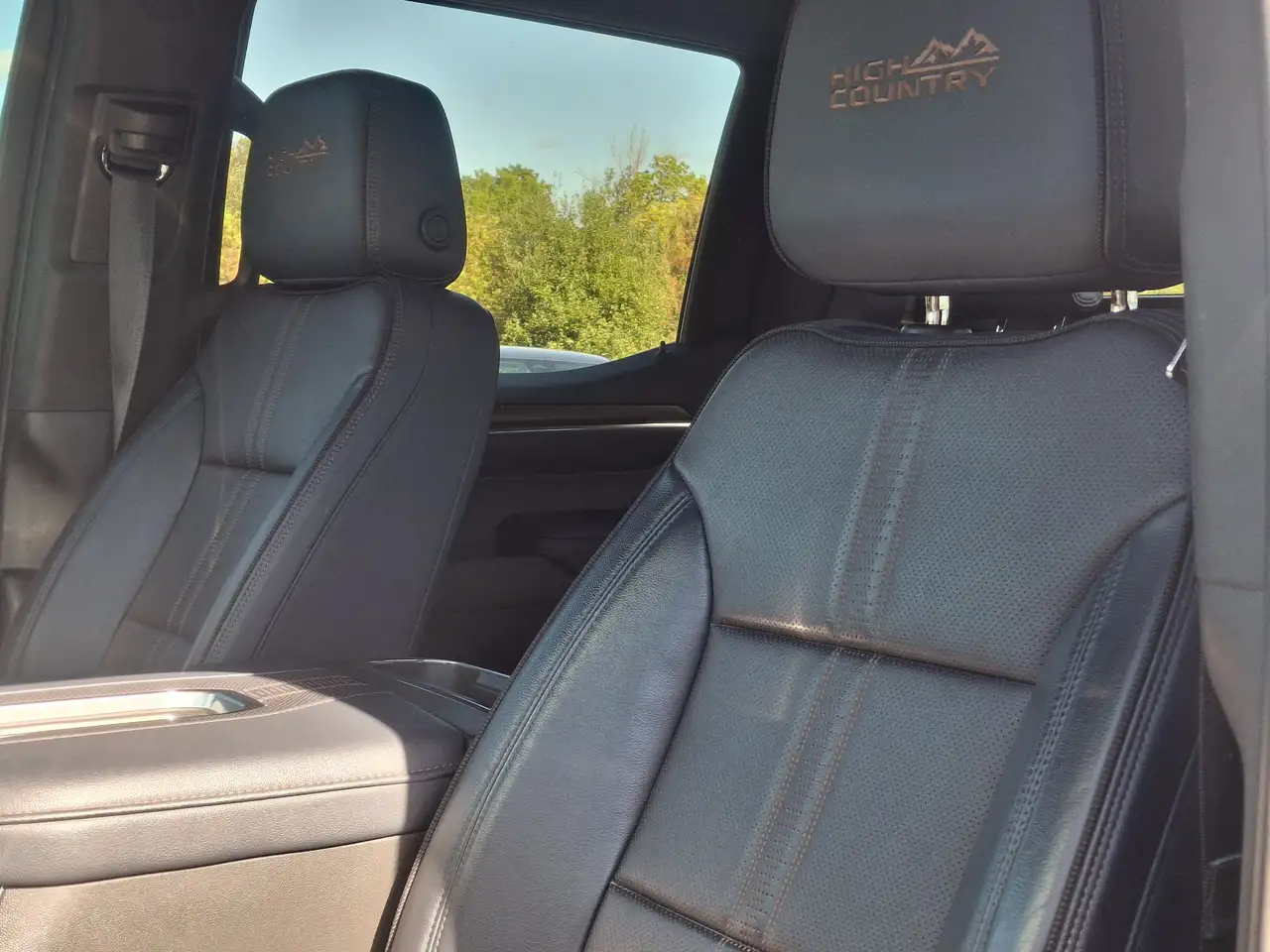 Chevrolet Silverado 1500 - Image 14