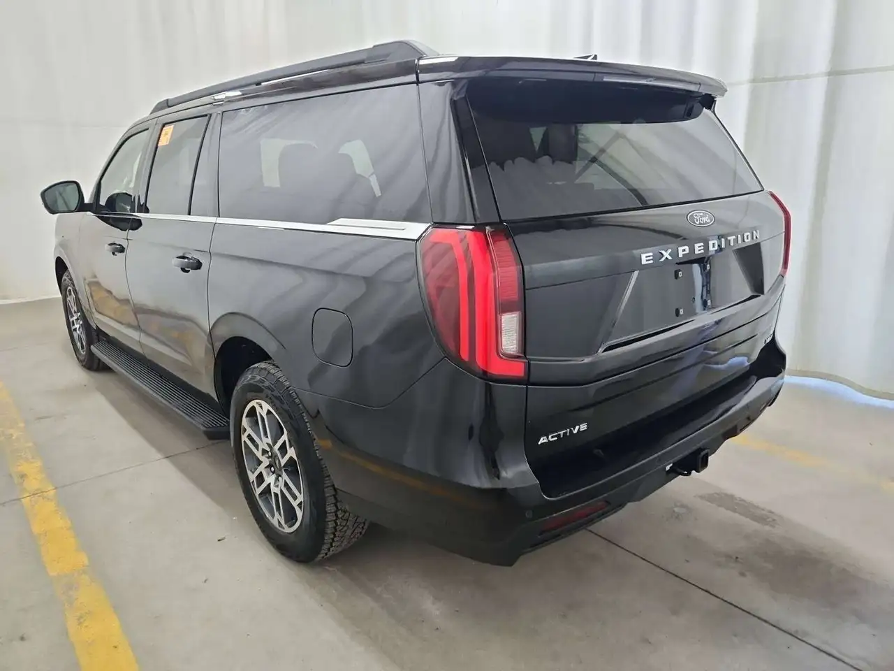 Ford Expedition - Image 2