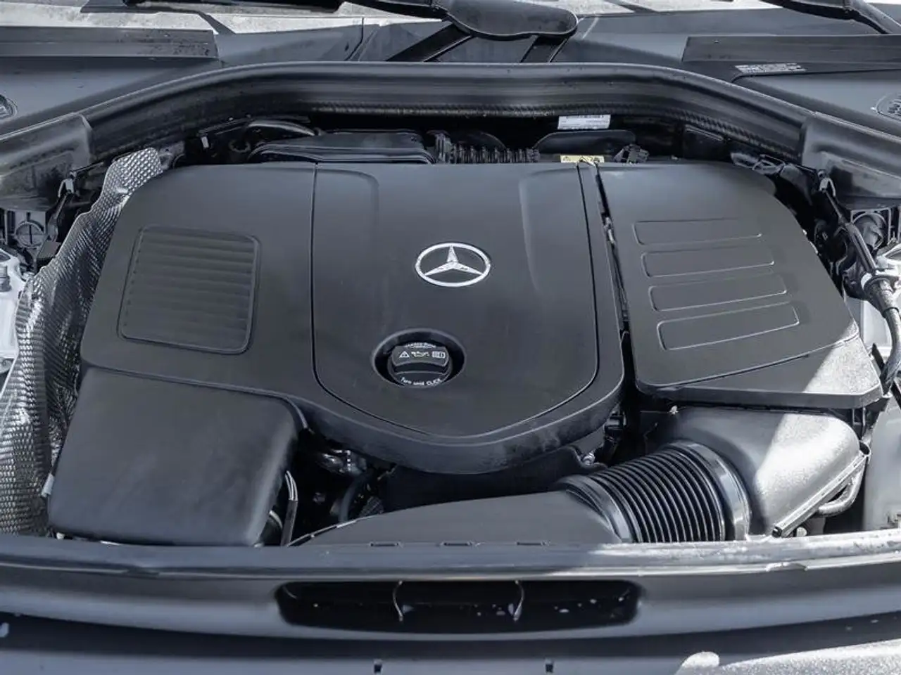 Mercedes-Benz GLC - Image 32