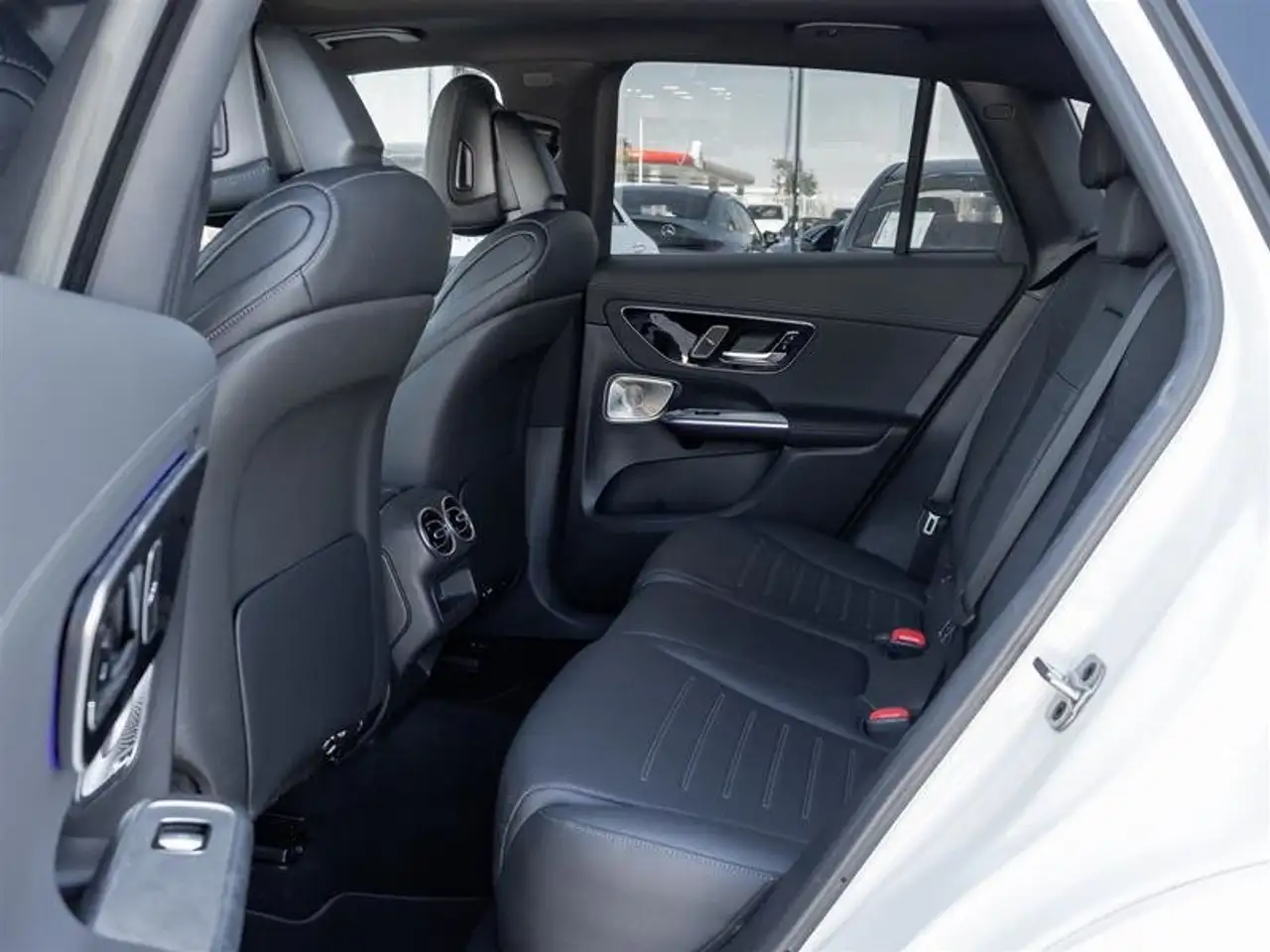 Mercedes-Benz GLC - Image 29