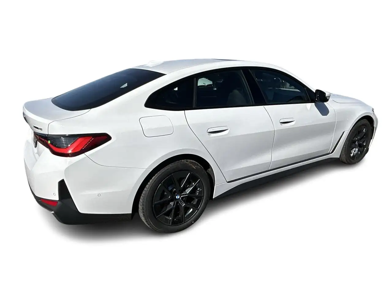 BMW i4 - Image 15