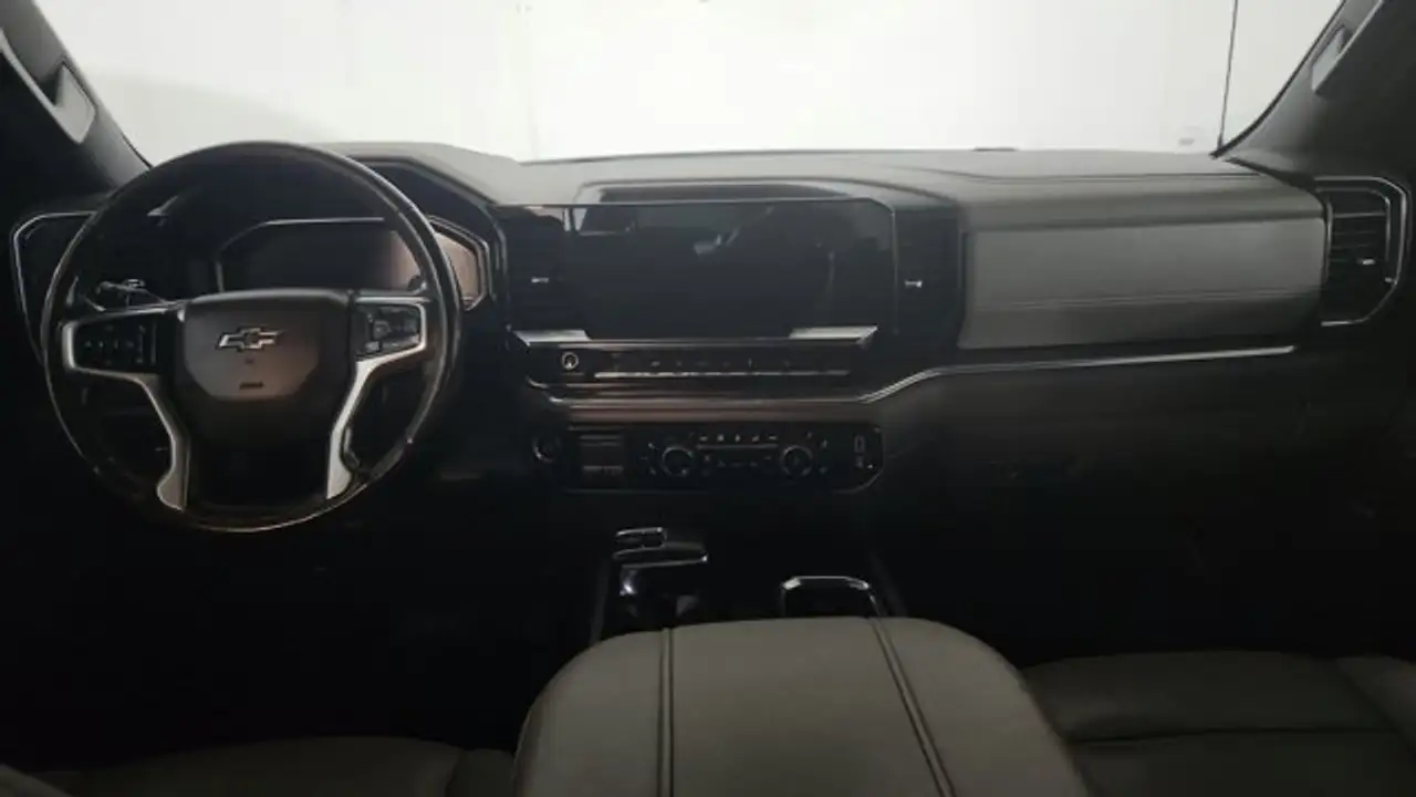 Chevrolet Silverado 1500 - Image 29