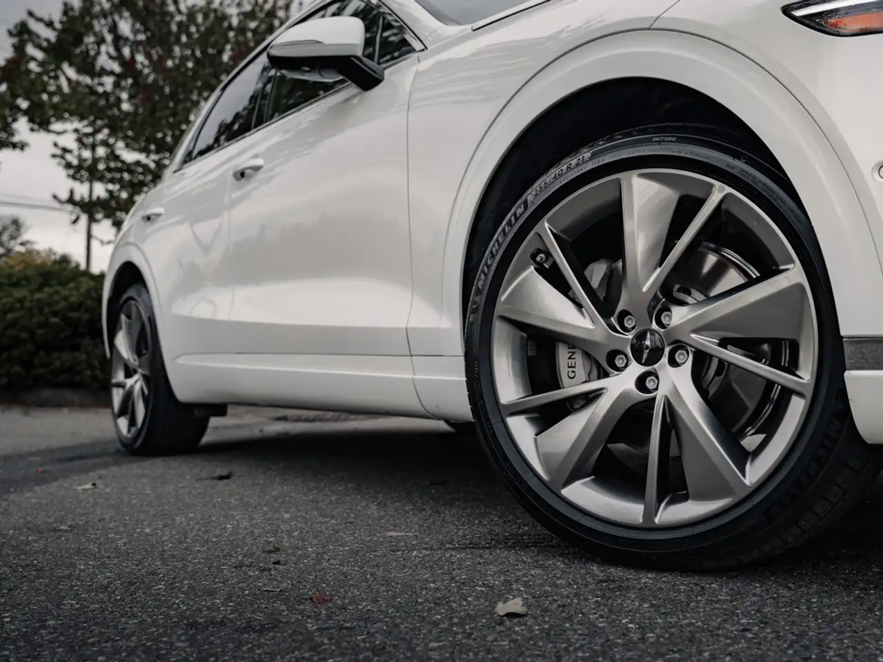 Genesis GV70 - Image 2