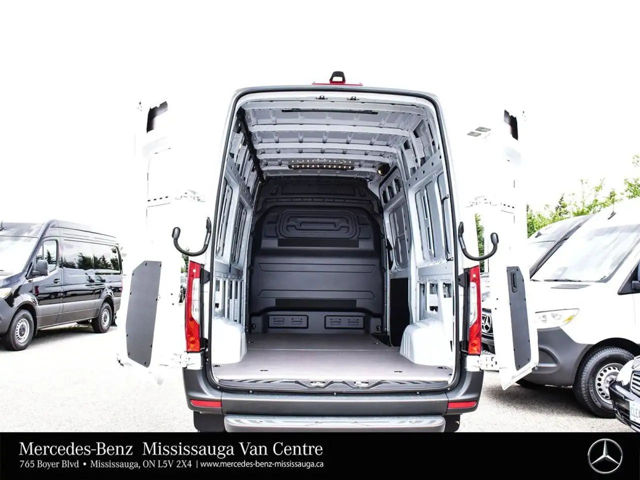 Mercedes-Benz Sprinter - Image 23