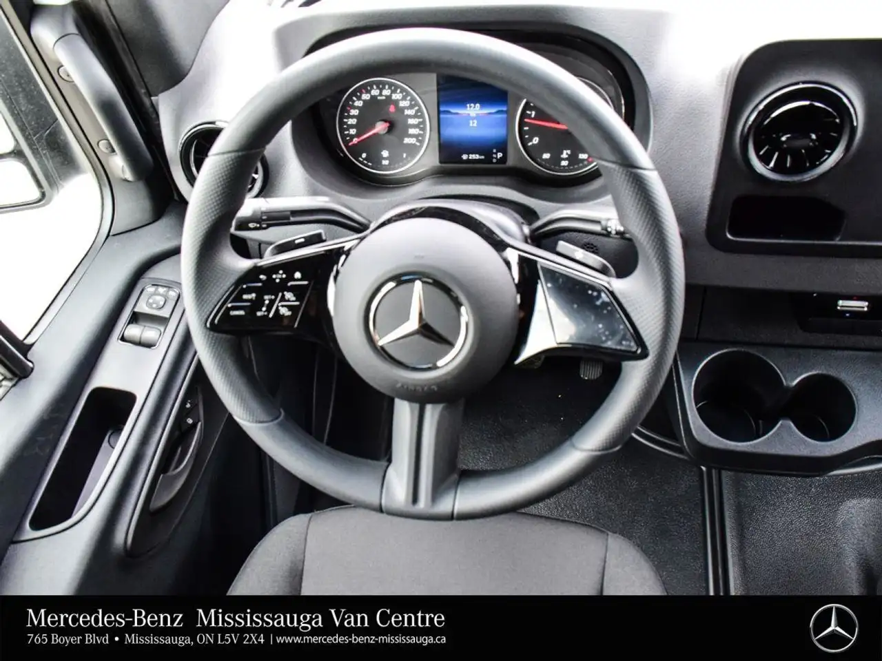 Mercedes-Benz Sprinter - Image 16