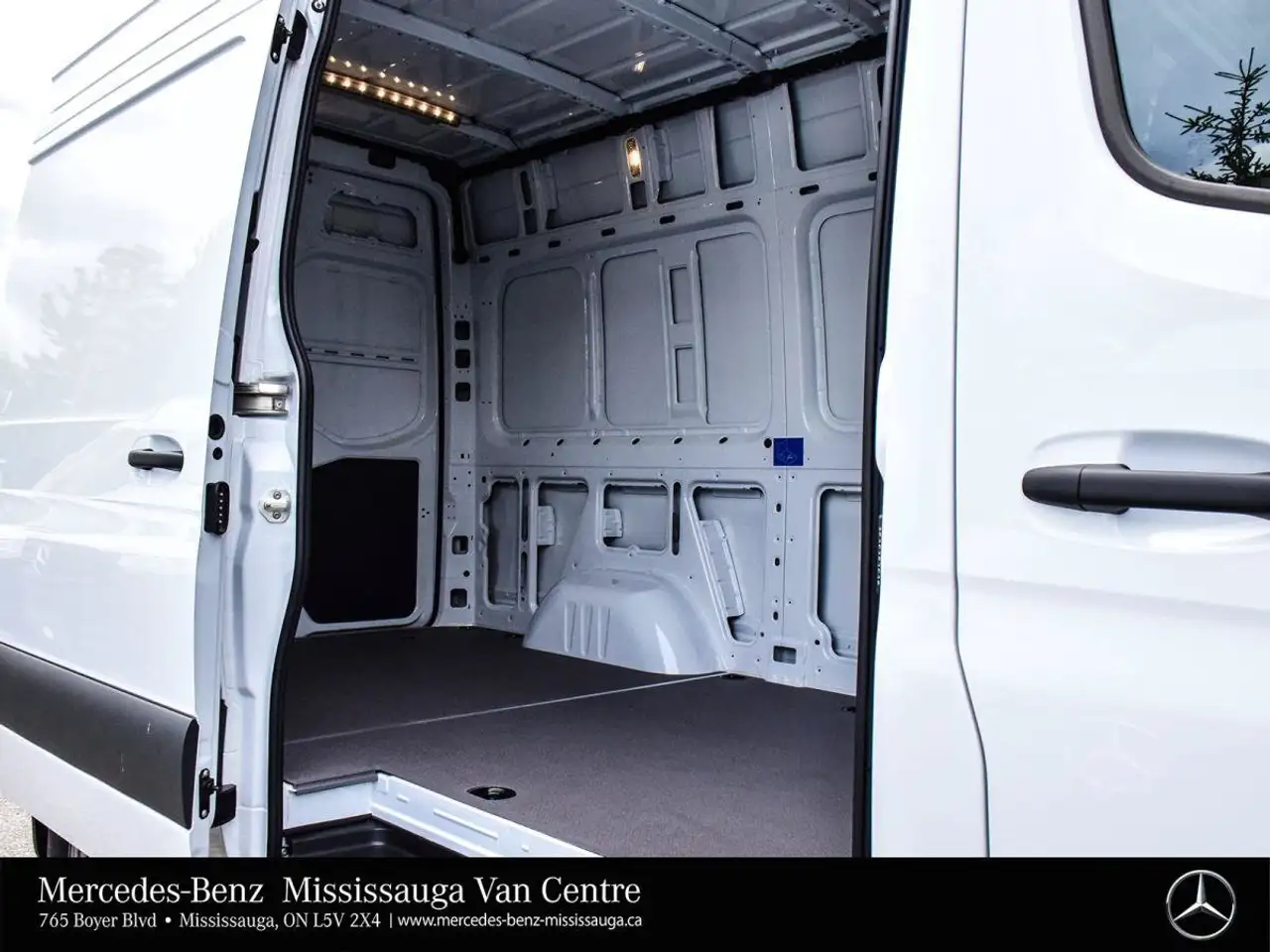 Mercedes-Benz Sprinter - Image 22