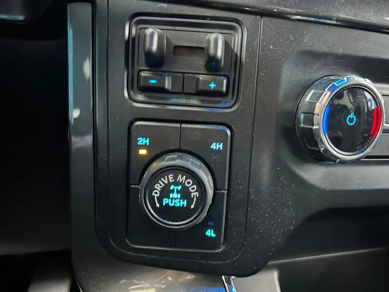 Ford F-150 - Image 19