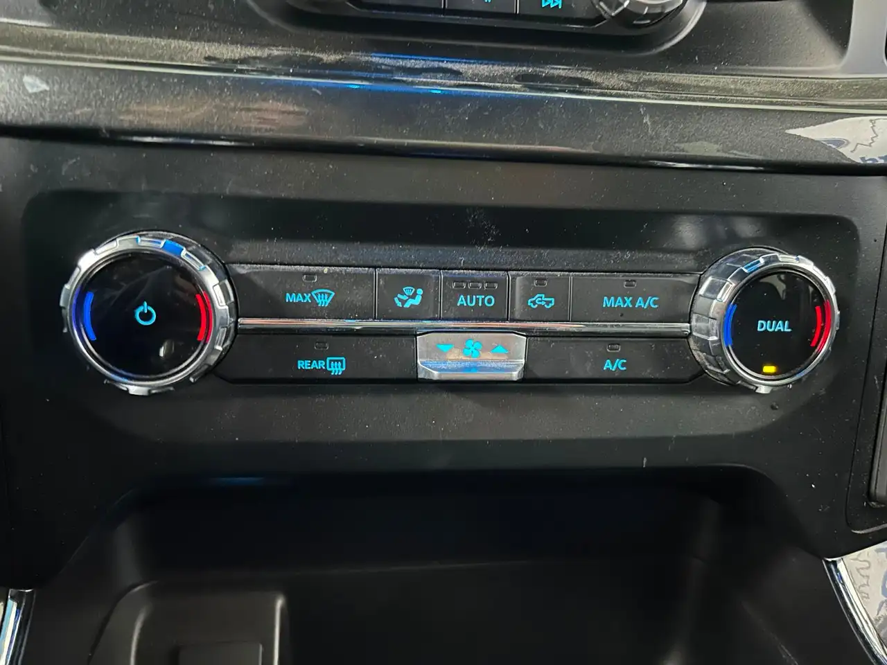 Ford F-150 - Image 18