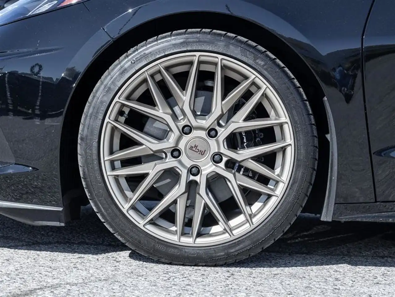 Chevrolet Corvette - Image 5