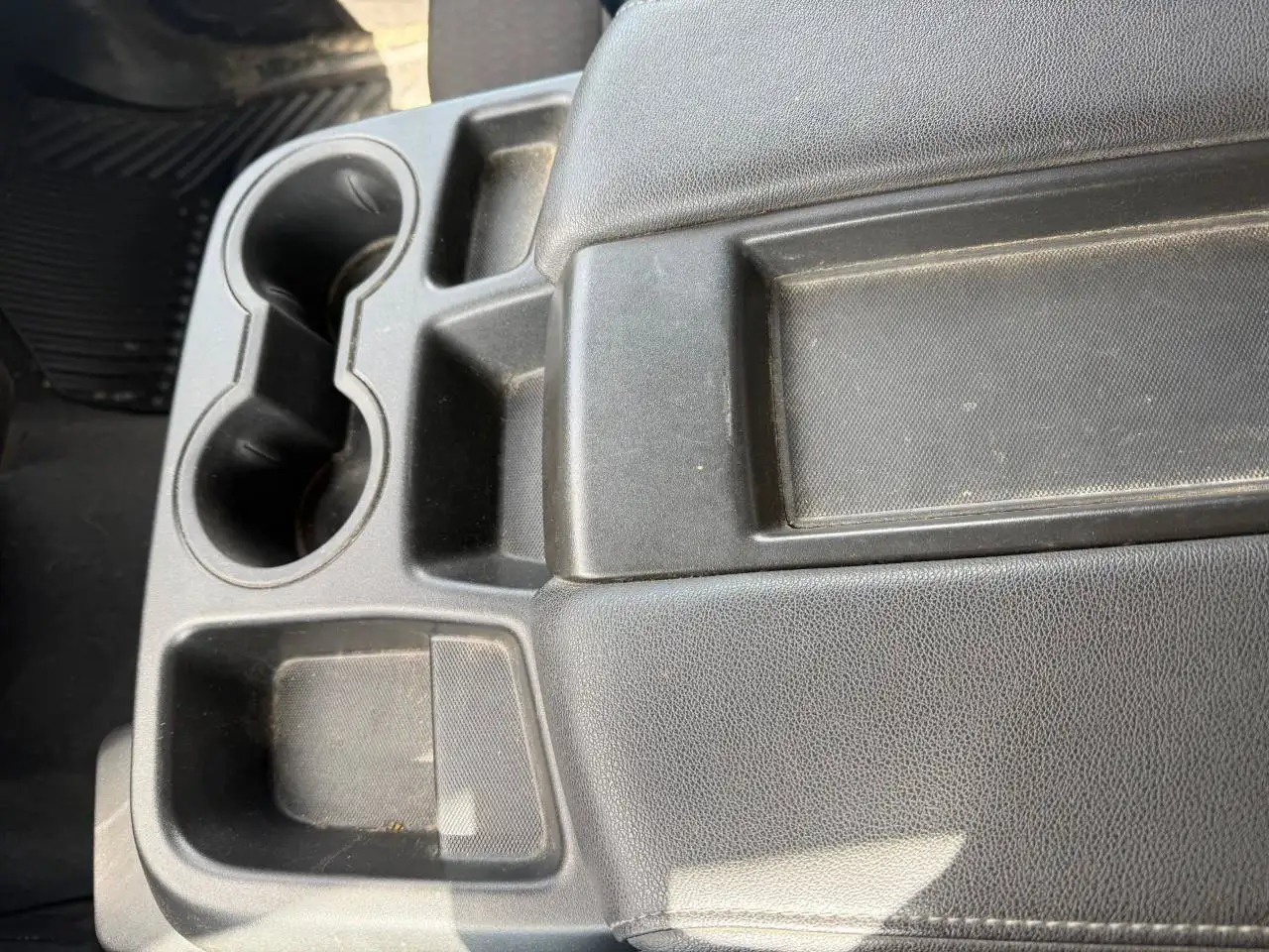 Chevrolet Silverado 1500 - Image 16