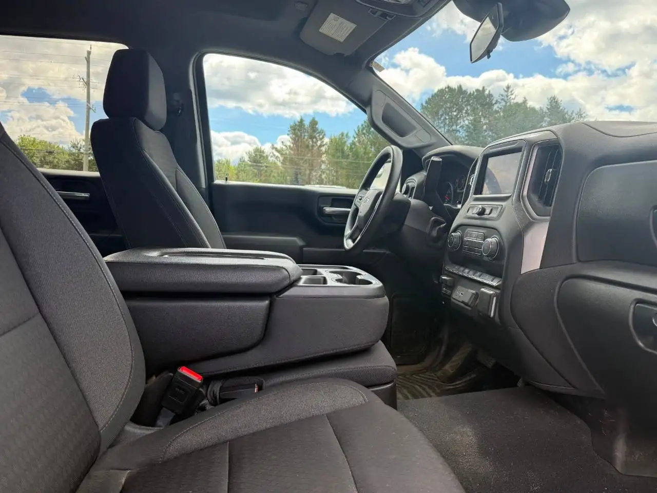 Chevrolet Silverado 1500 - Image 9