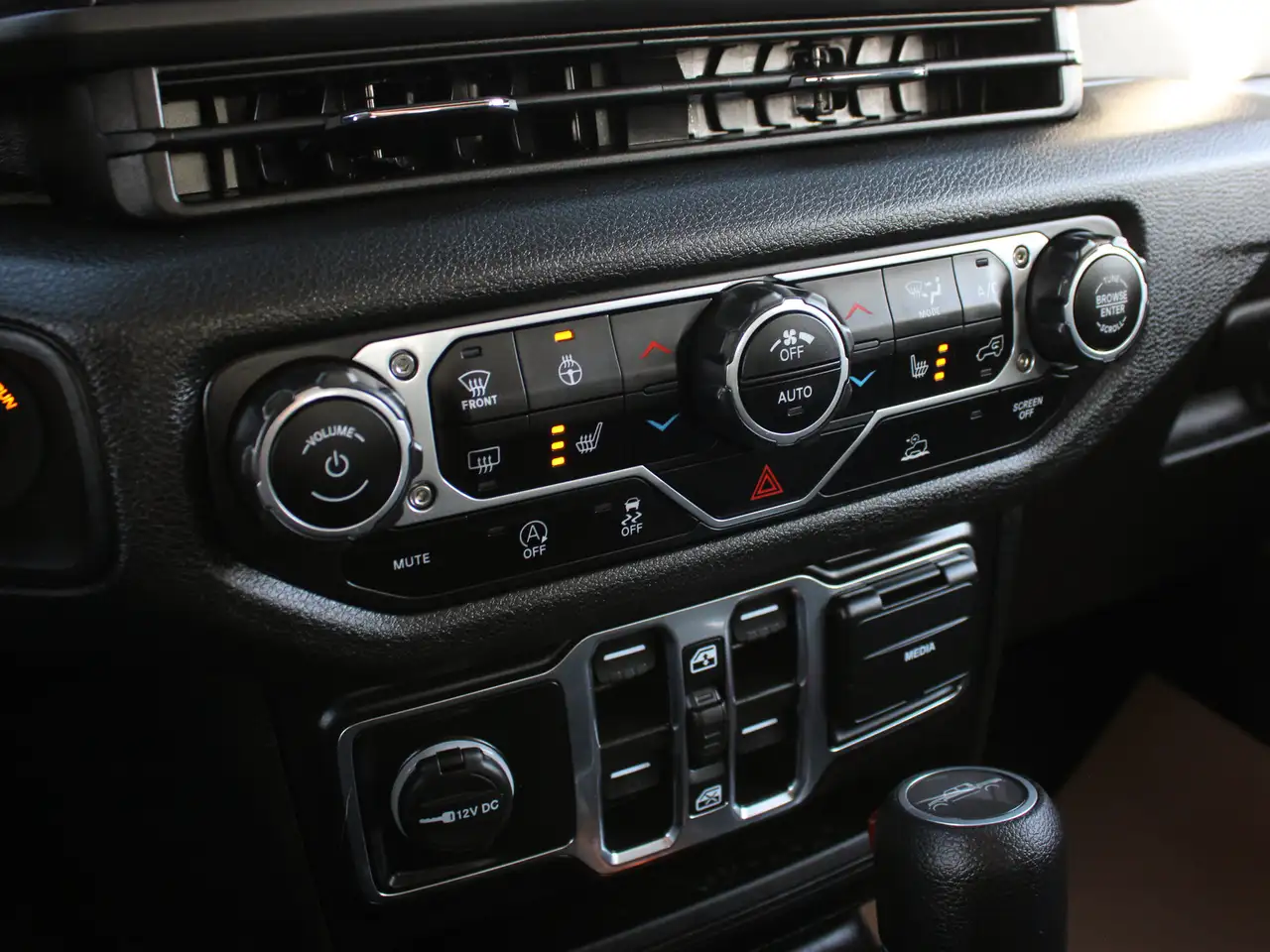 Jeep Gladiator - Image 30