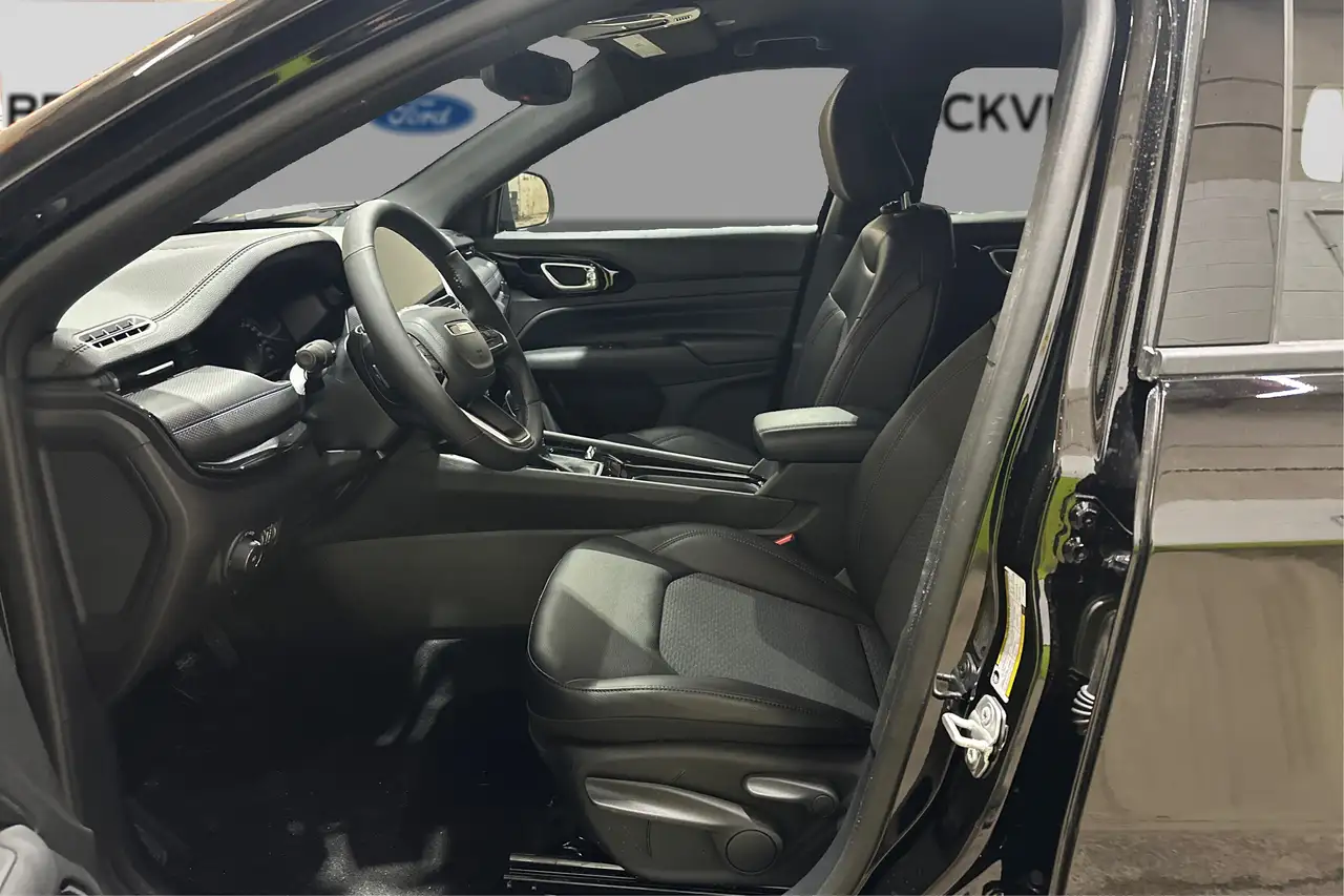 Jeep Compass - Image 11