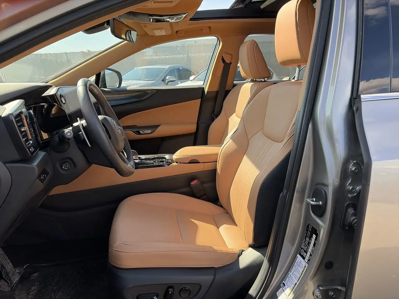 Lexus NX - Image 19