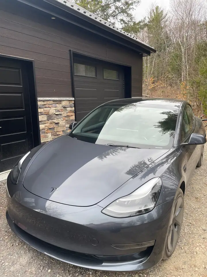 Tesla Model 3 - Image 2