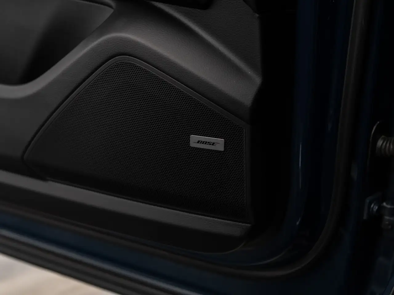 Porsche Cayenne - Image 17