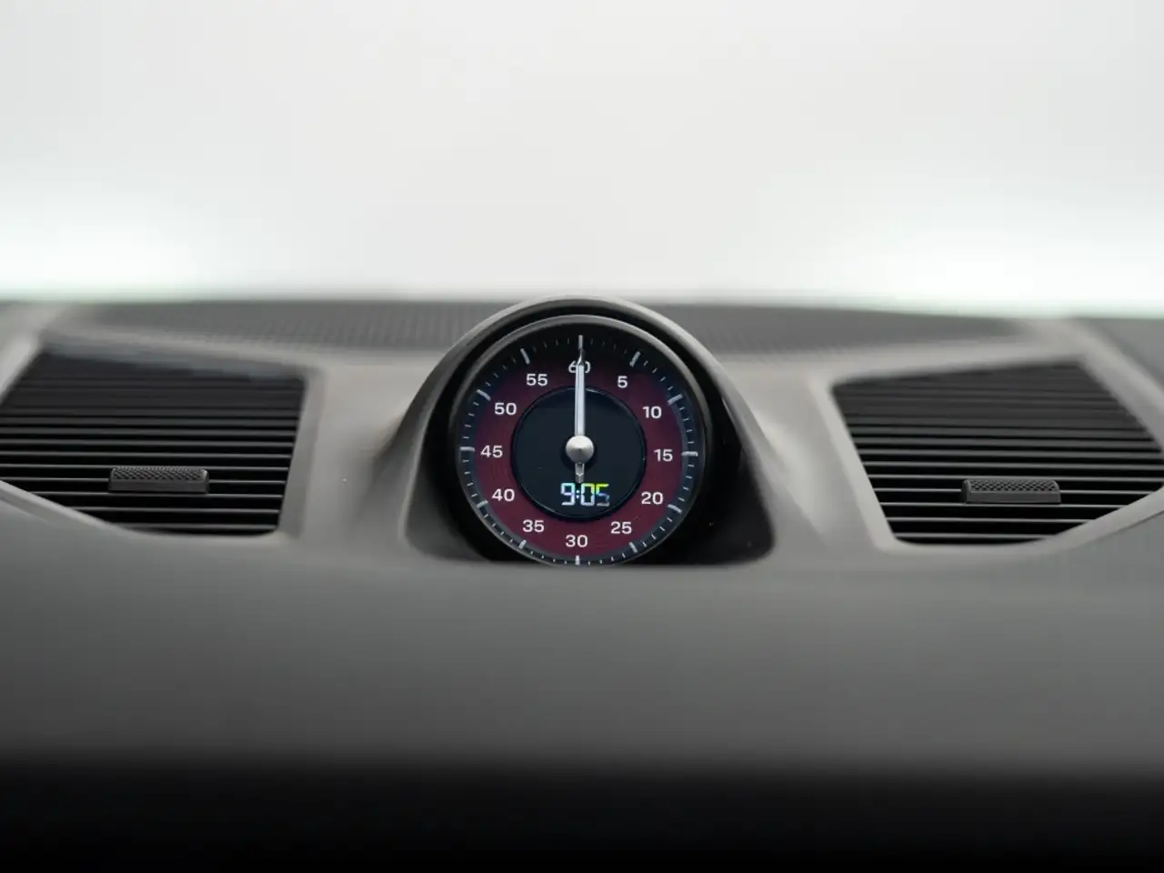 Porsche Cayenne - Image 32