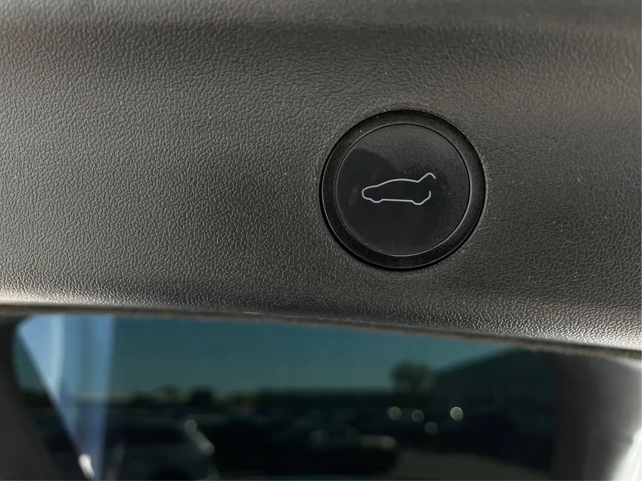 Tesla Model Y - Image 20