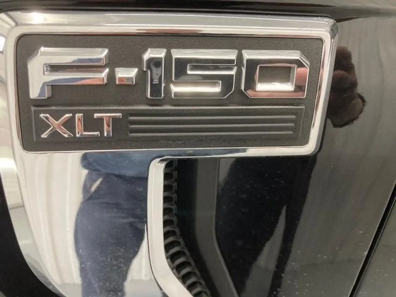 Ford F-150 - Image 11