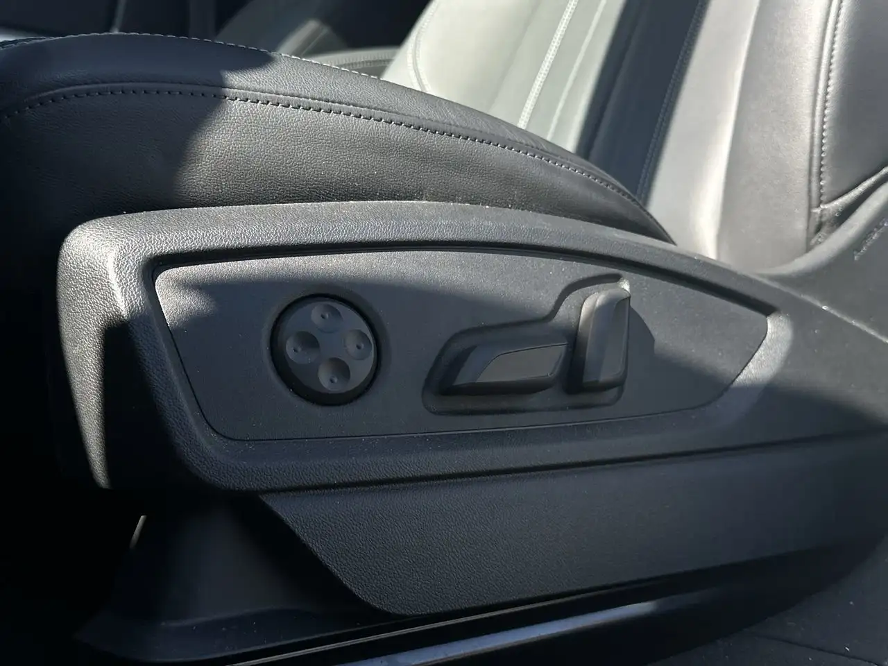Audi Q5 - Image 20
