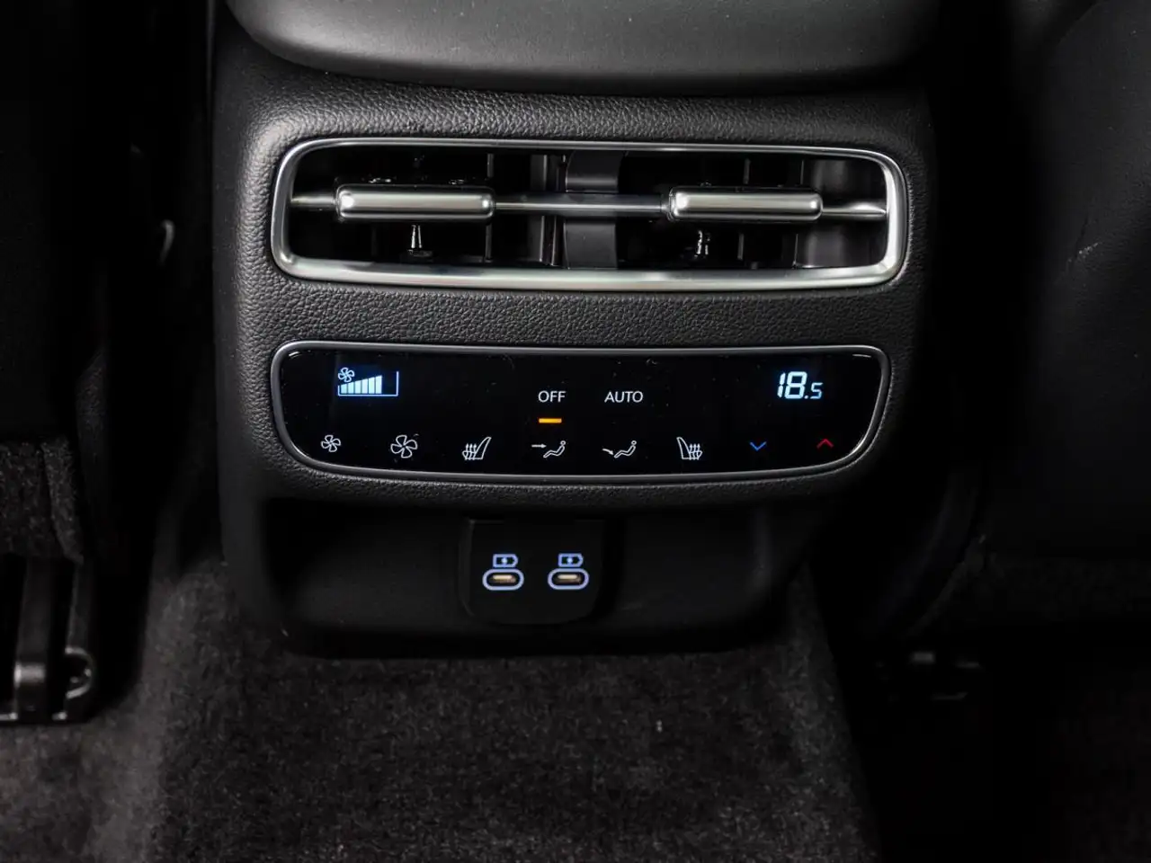 Genesis GV70 - Image 17