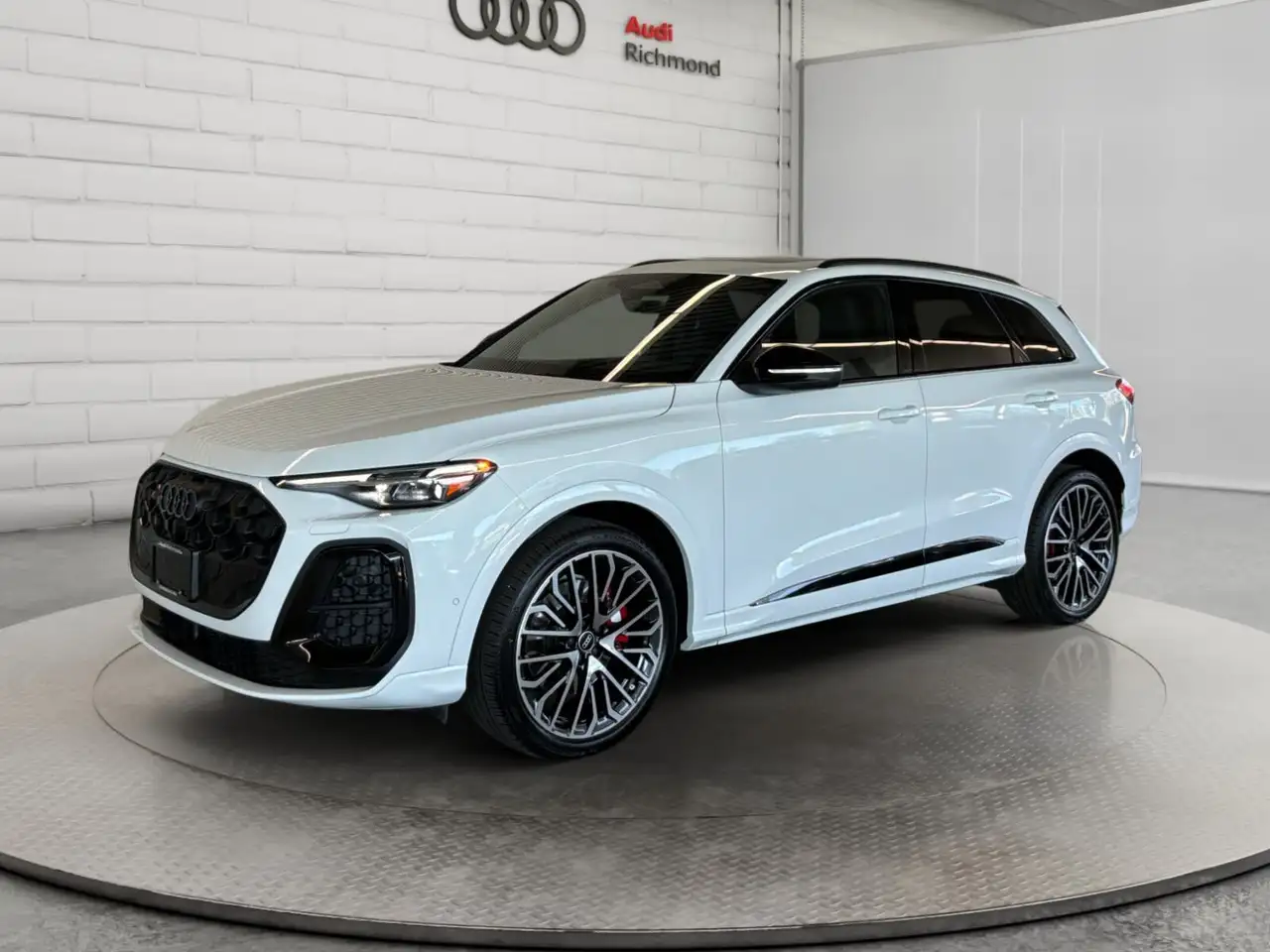 Audi SQ5 - Image 1