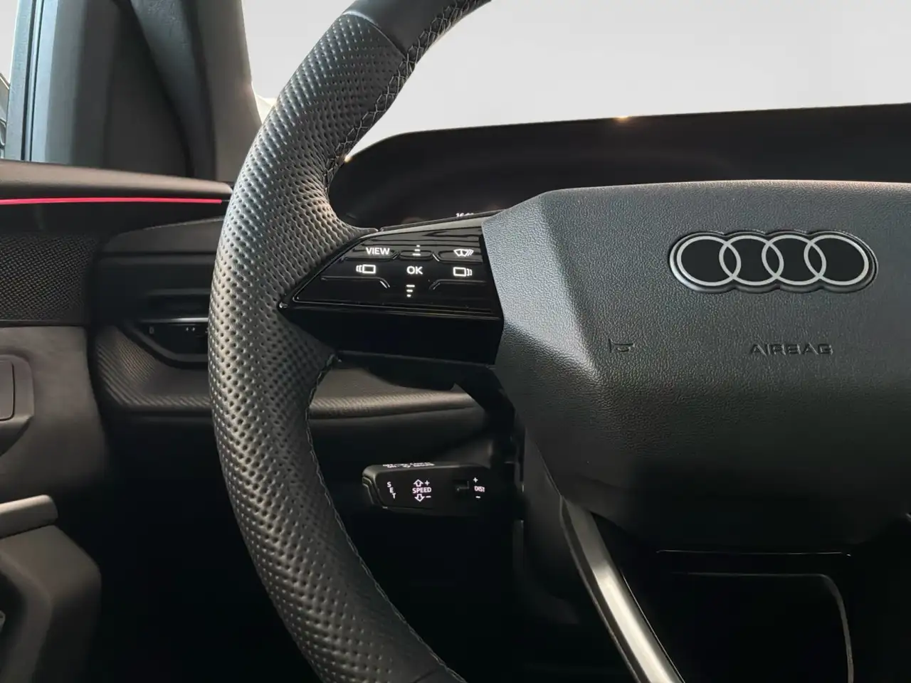 Audi SQ5 - Image 14