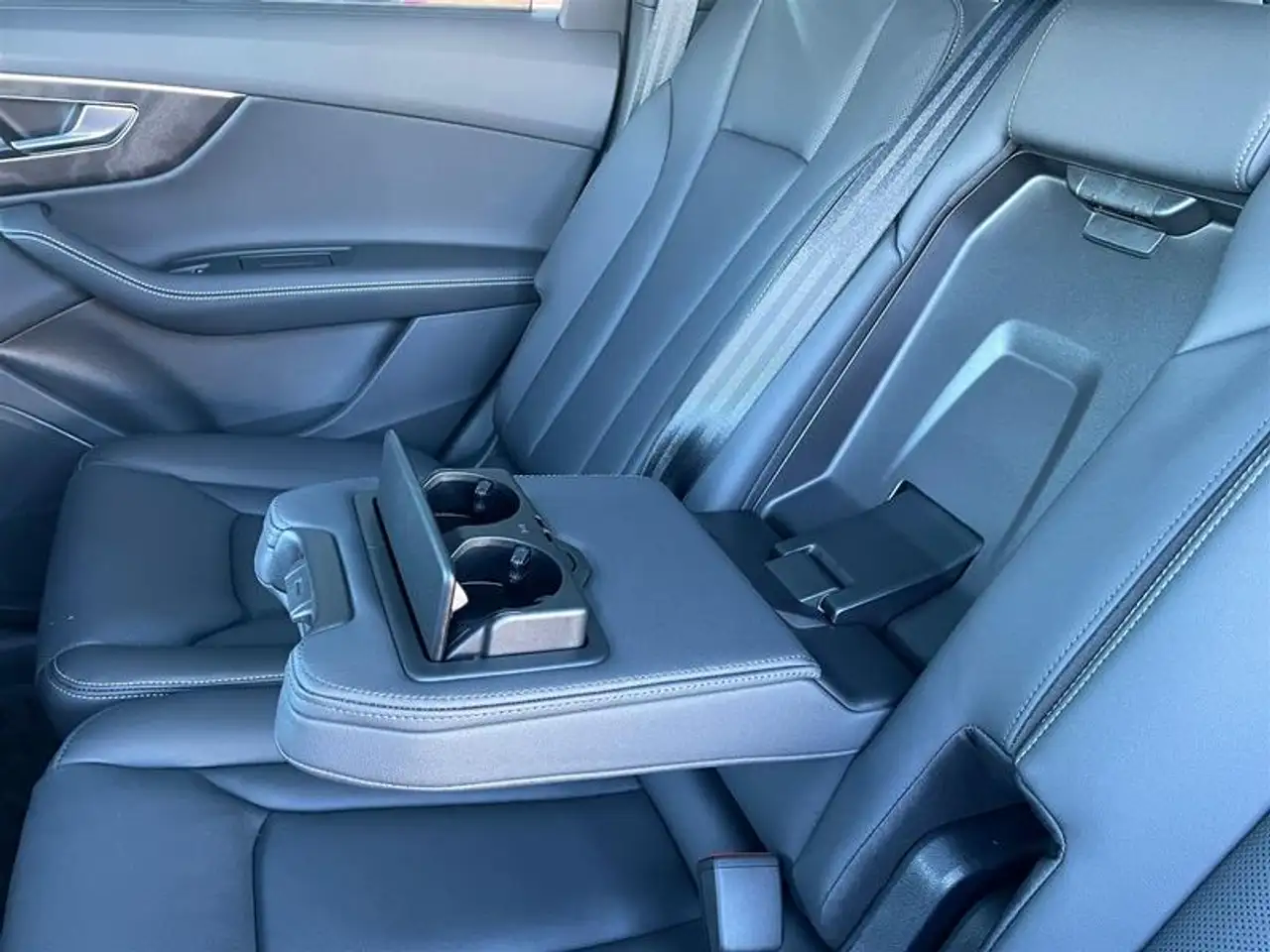 Audi Q7 - Image 14