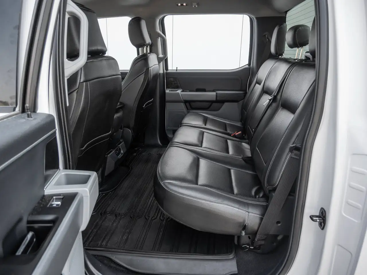 Ford F-150 - Image 25