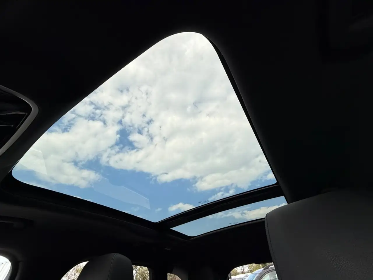 Land Rover Range Rover Velar - Image 30