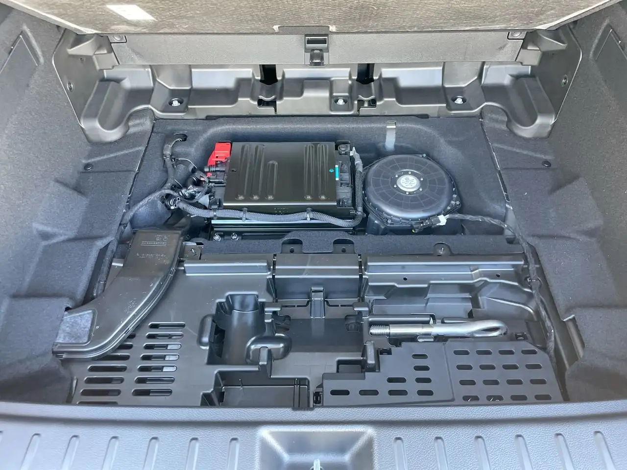 Mercedes-Benz GLB - Image 33