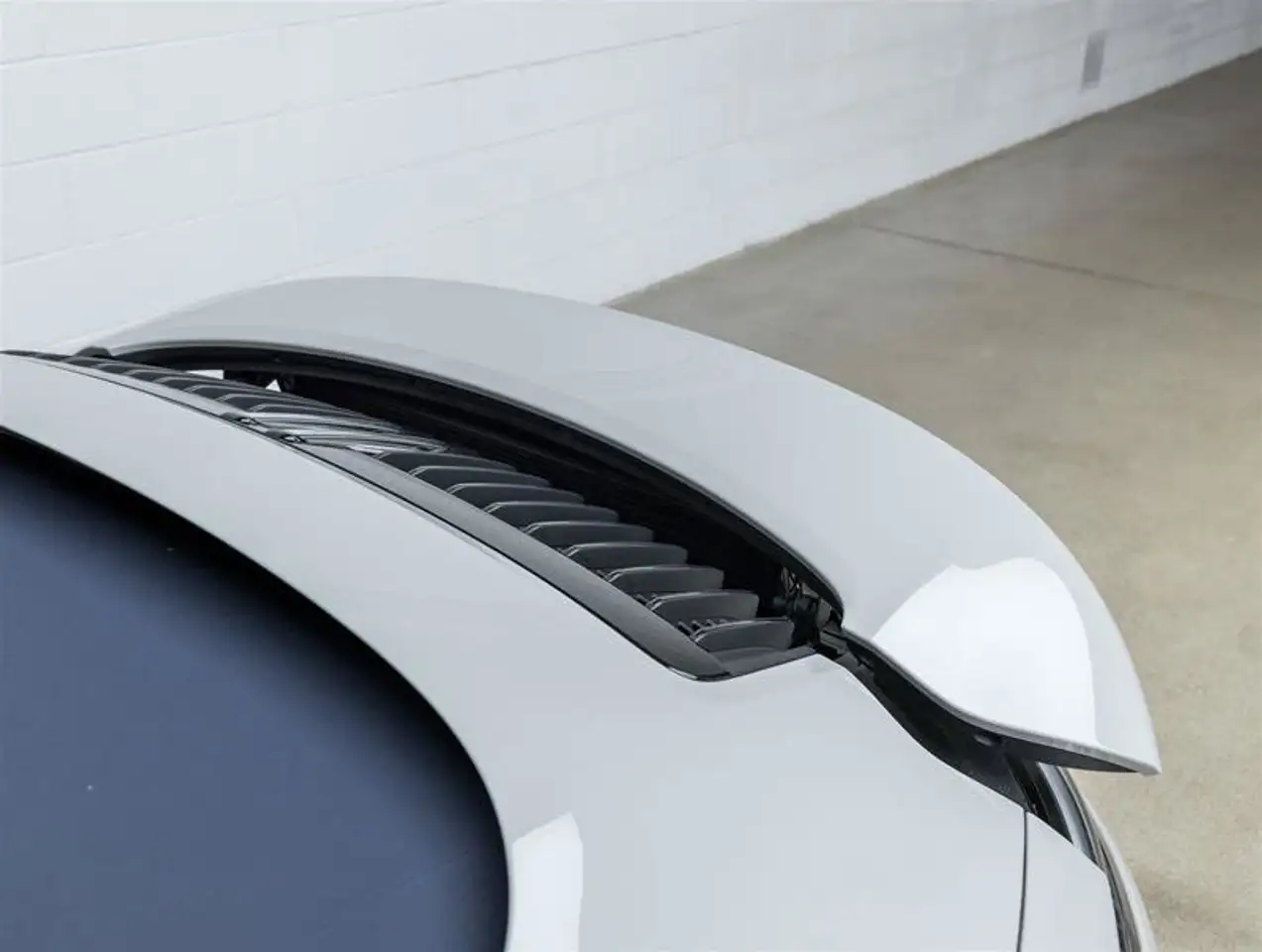 Porsche 911 - Image 13