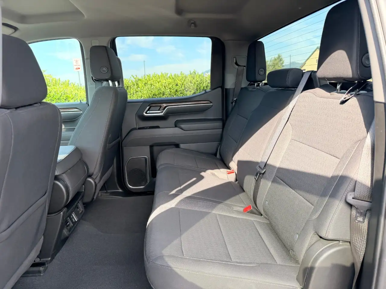 Chevrolet Silverado 1500 - Image 6