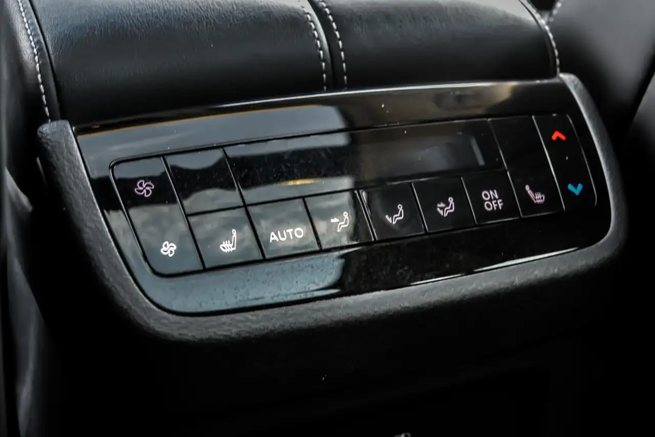 Infiniti QX60 - Image 21