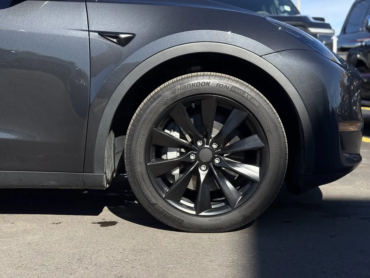 Tesla Model Y - Image 8