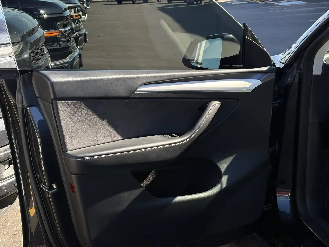 Tesla Model Y - Image 15