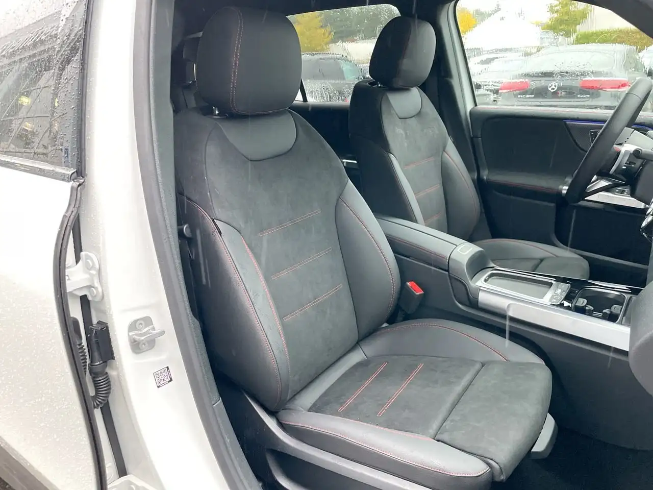 Mercedes-Benz GLB - Image 34