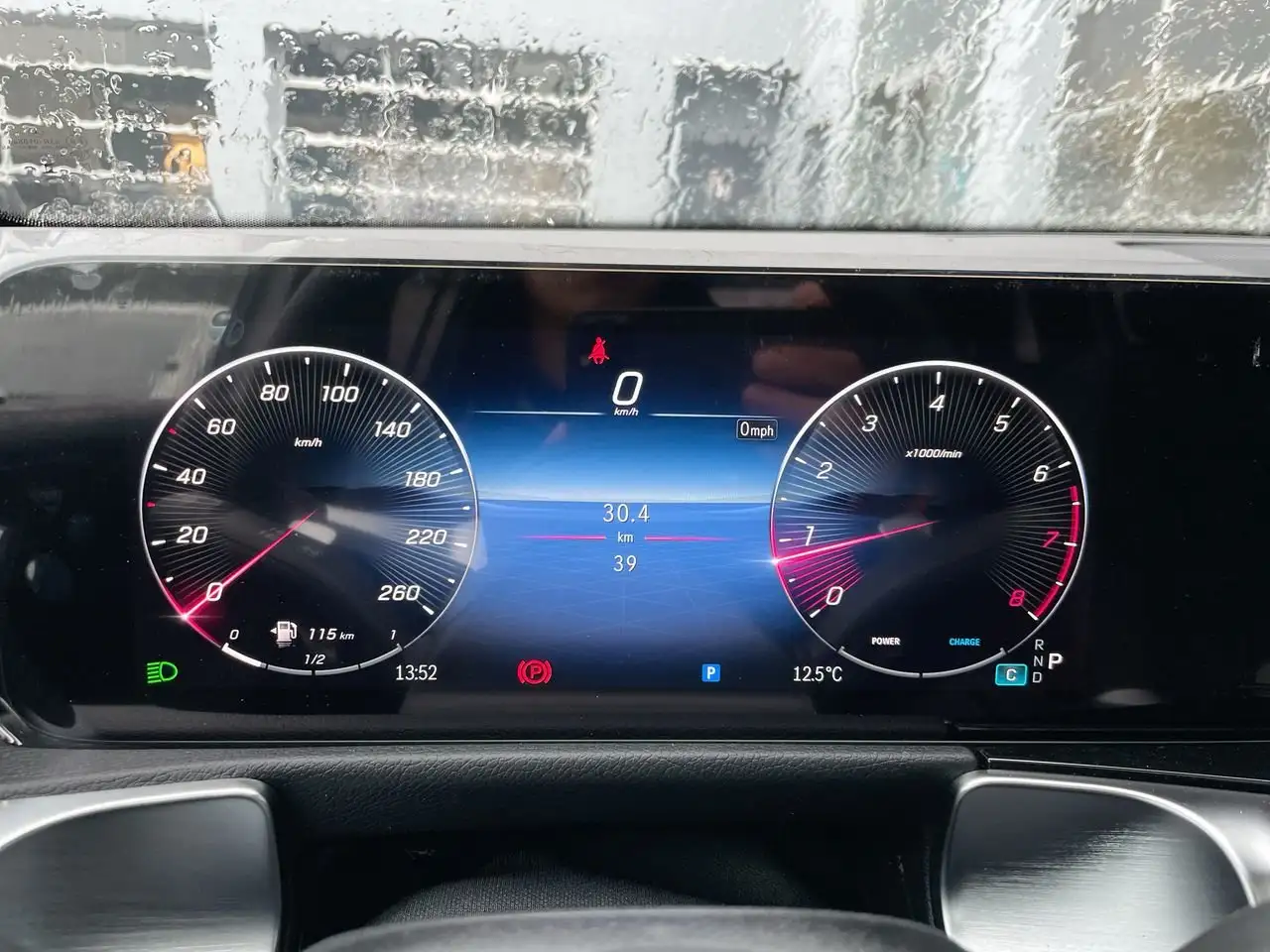 Mercedes-Benz GLB - Image 23